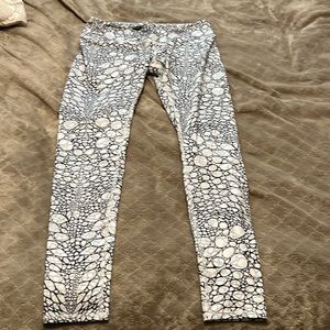 Alo yoga pattern air brush legging